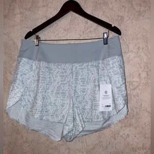 Athleta Printed Run With It 3.5” Short